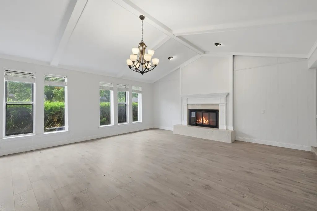 6908 Heatherknoll Drive Dallas TX 75248