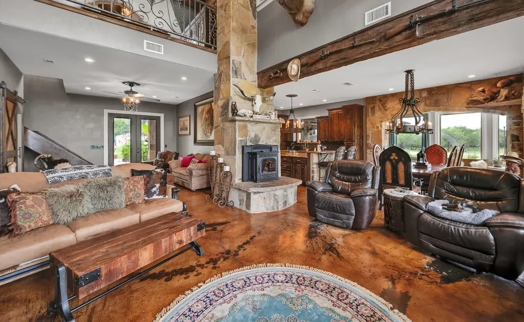 5004 Gholson Road Waco TX 76705