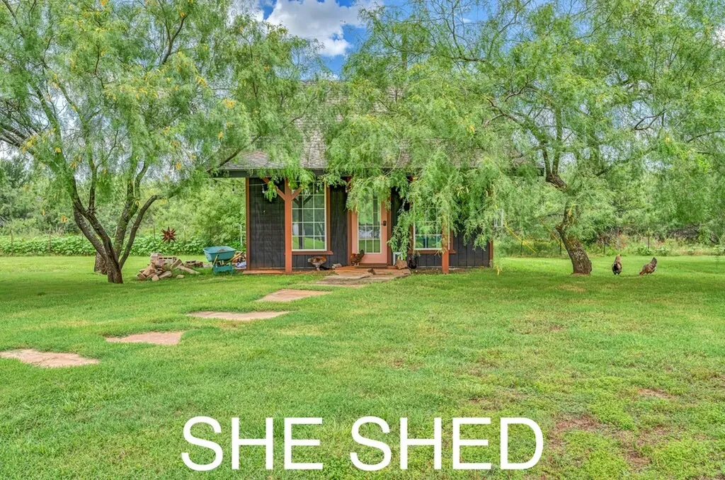 5004 Gholson Road Waco TX 76705