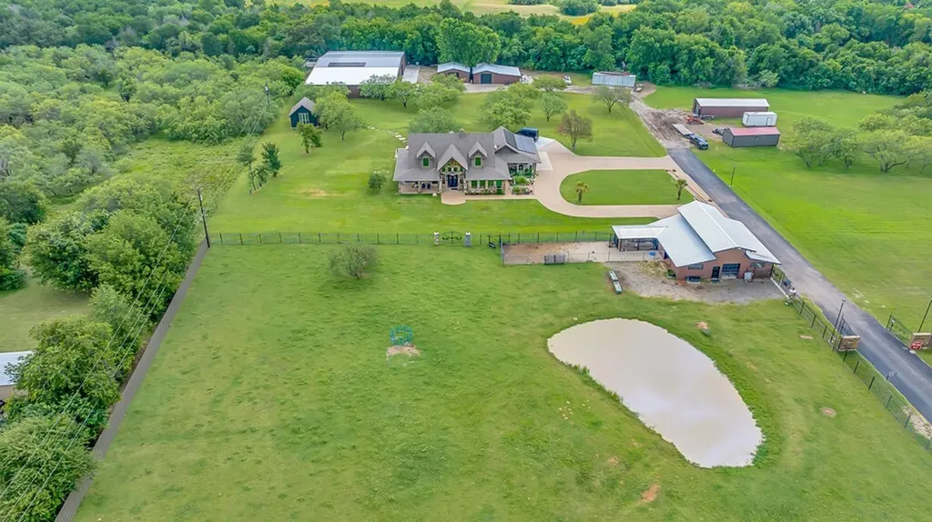 5004 Gholson Road Waco TX 76705