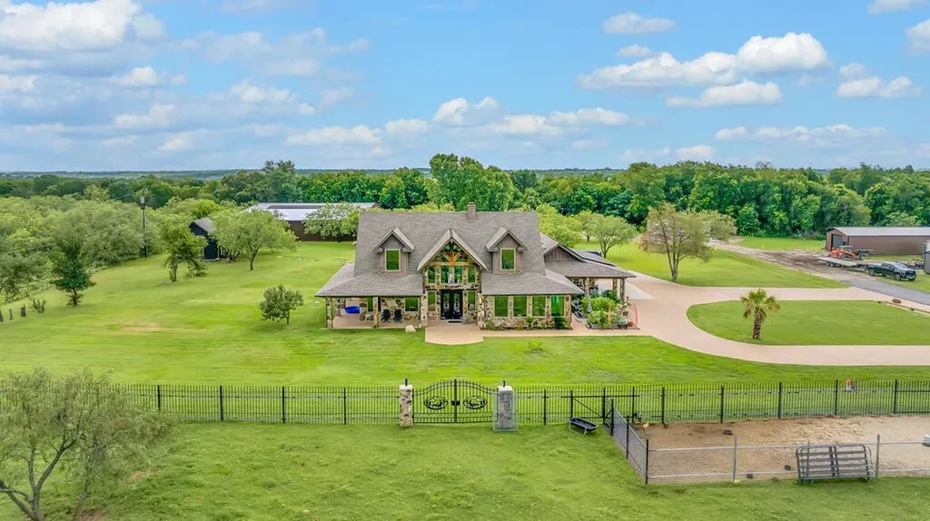 5004 Gholson Road Waco TX 76705