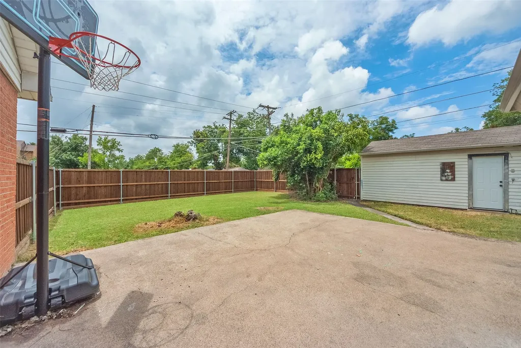 11005 Tascosa Street Dallas TX 75228