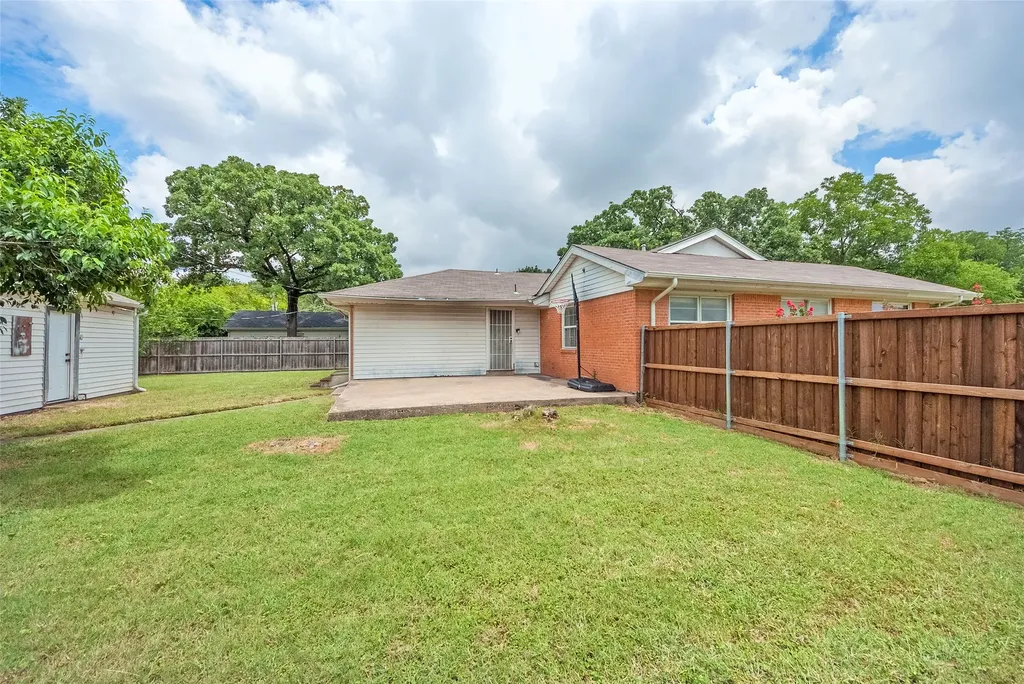 11005 Tascosa Street Dallas TX 75228