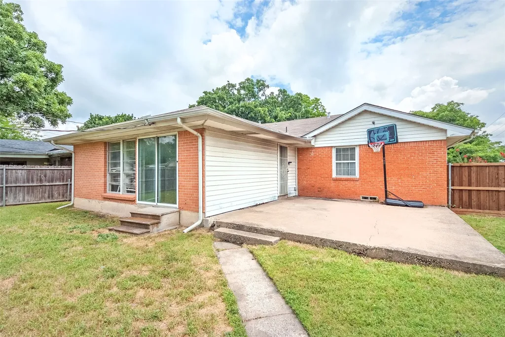 11005 Tascosa Street Dallas TX 75228