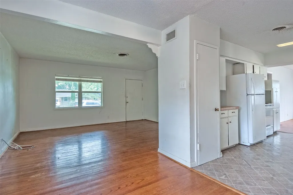 11005 Tascosa Street Dallas TX 75228