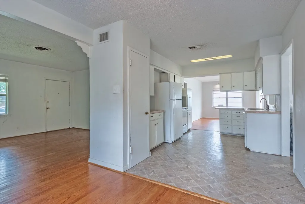 11005 Tascosa Street Dallas TX 75228