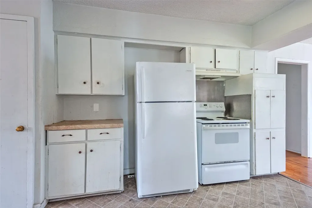 11005 Tascosa Street Dallas TX 75228