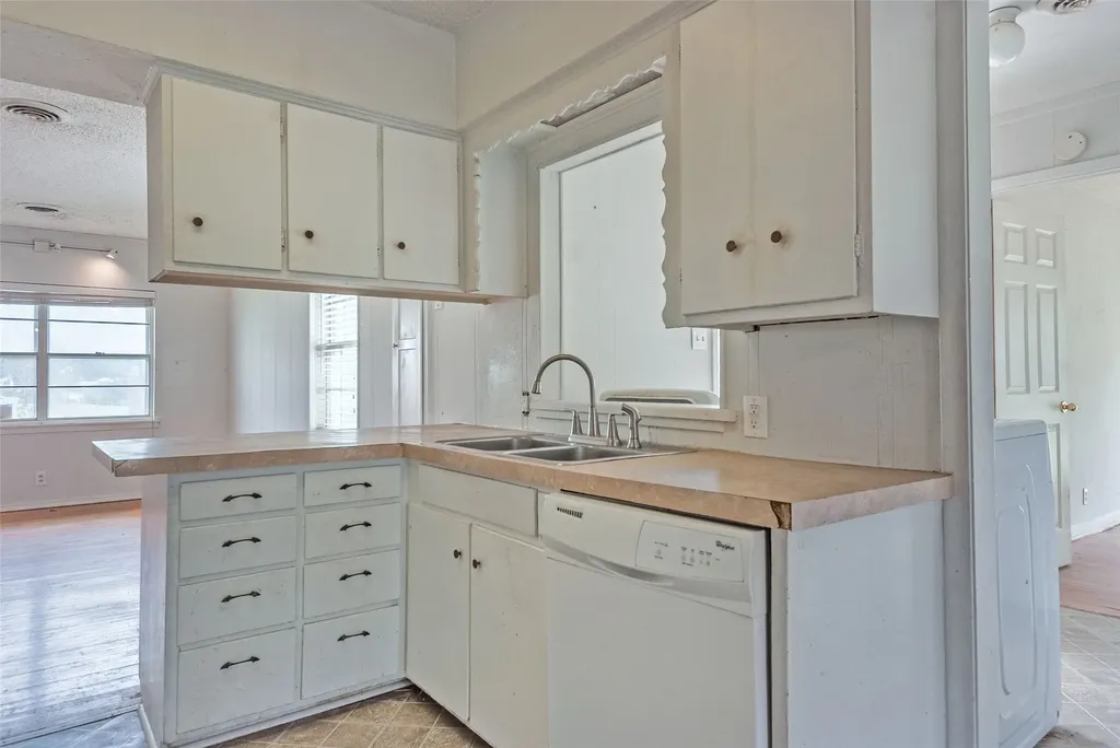 11005 Tascosa Street Dallas TX 75228