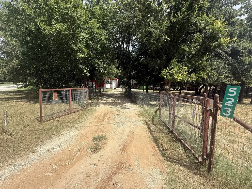 523 Billy Road Bowie TX 76230