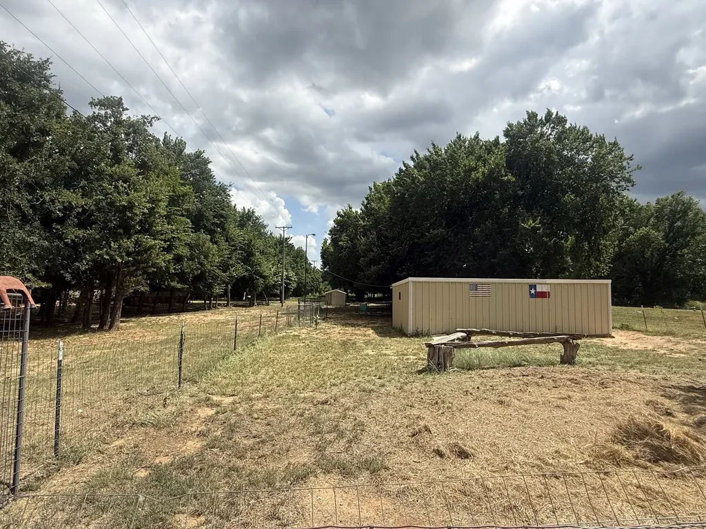 523 Billy Road Bowie TX 76230