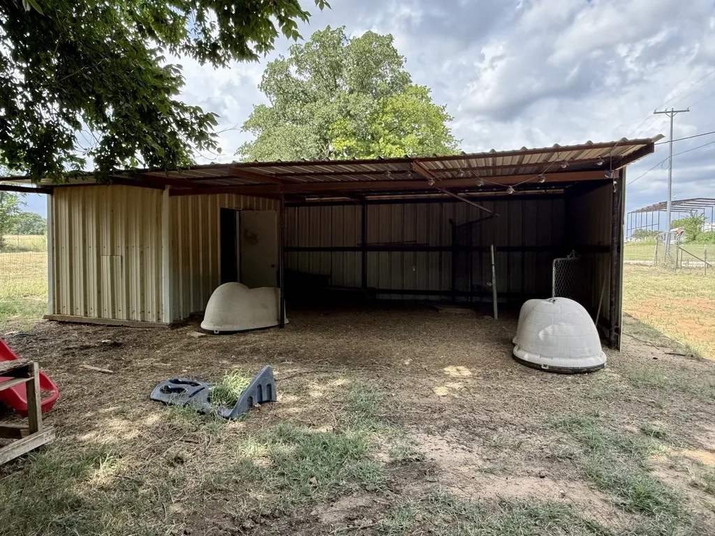 523 Billy Road Bowie TX 76230