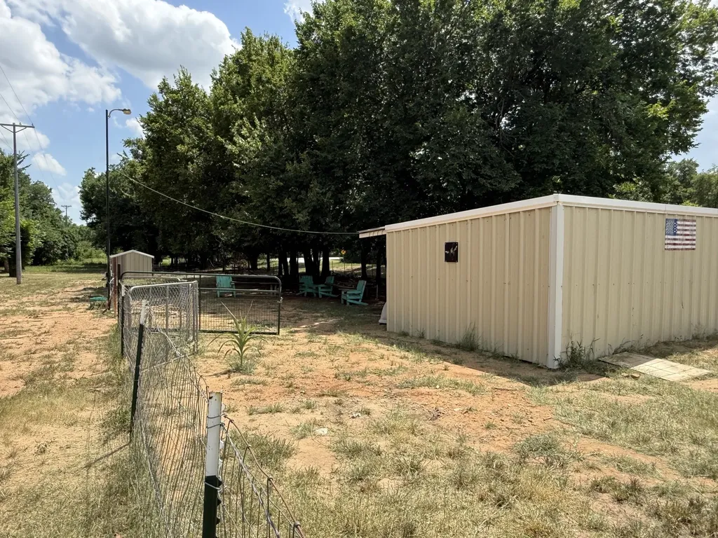 523 Billy Road Bowie TX 76230