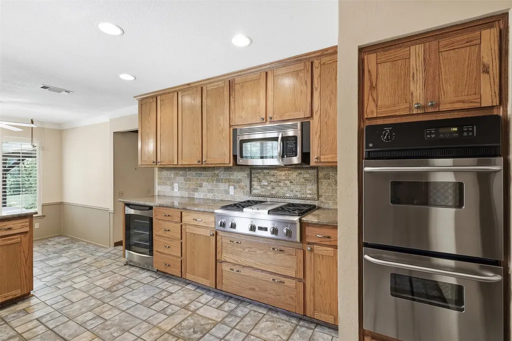 1807 Mossy Oak Street Arlington TX 76012