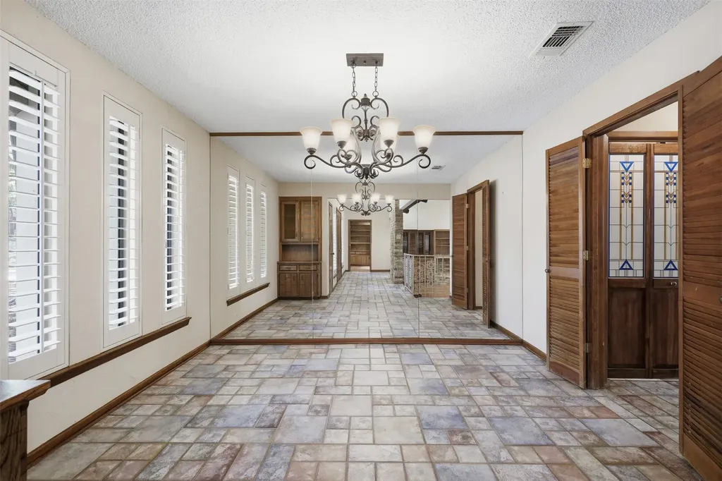 1807 Mossy Oak Street Arlington TX 76012