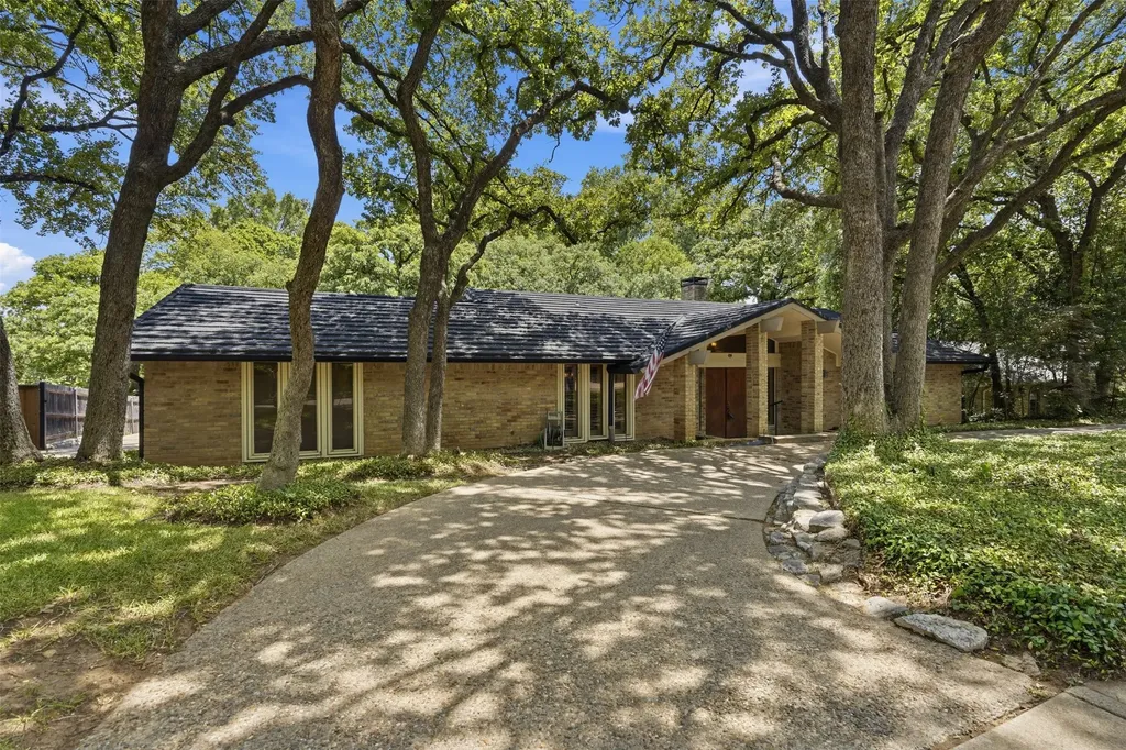 1807 Mossy Oak Street Arlington TX 76012