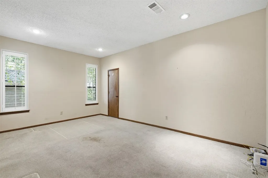 1807 Mossy Oak Street Arlington TX 76012