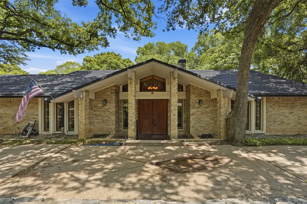 1807 Mossy Oak Street Arlington TX 76012