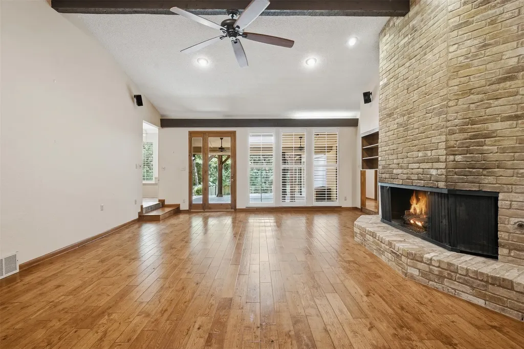 1807 Mossy Oak Street Arlington TX 76012