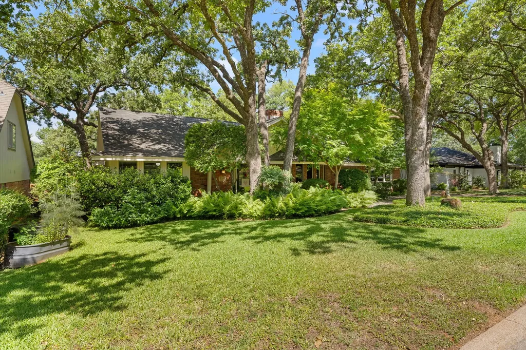 2212 Prestonwood Drive Arlington TX 76012
