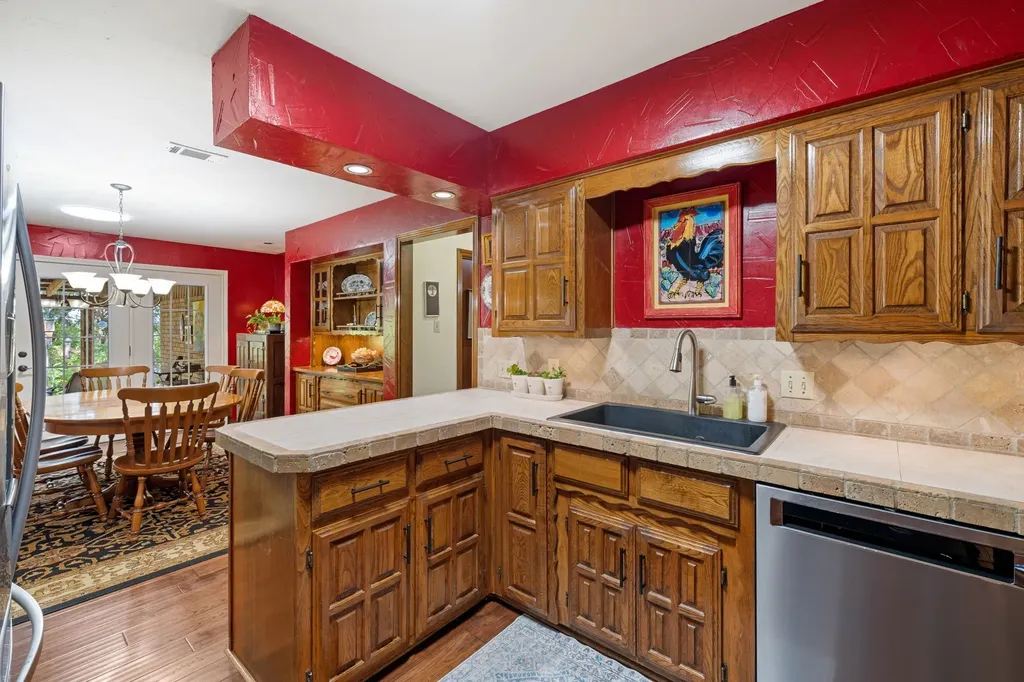 2212 Prestonwood Drive Arlington TX 76012