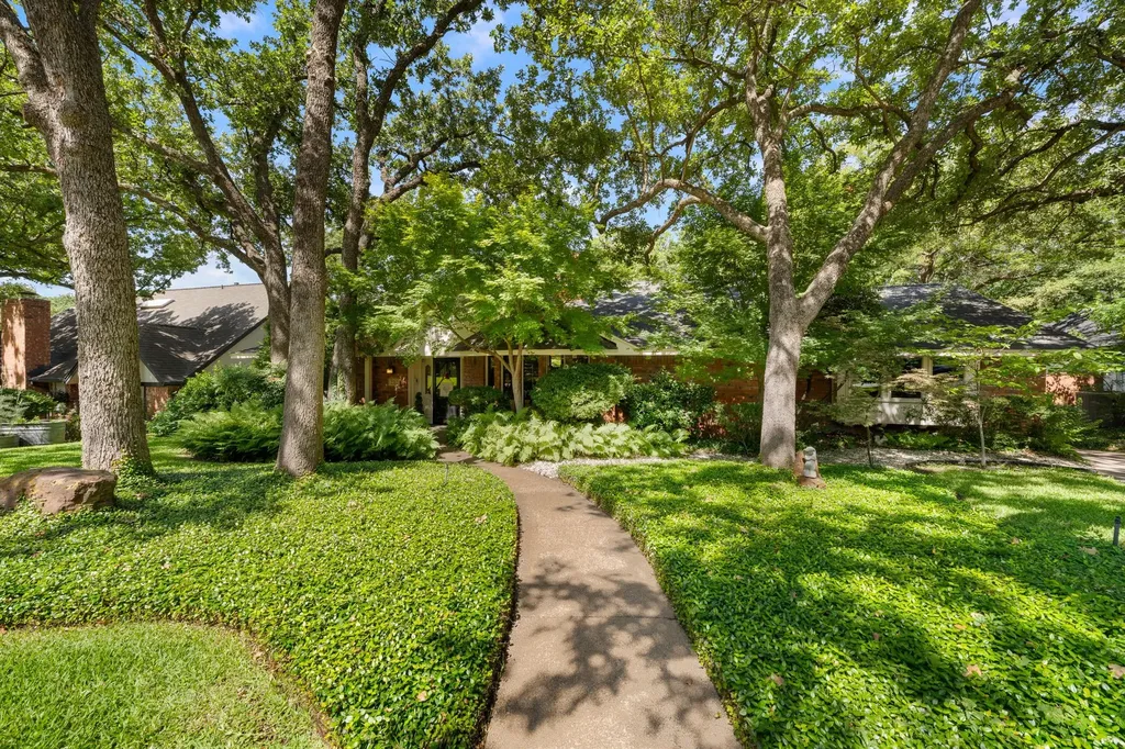2212 Prestonwood Drive Arlington TX 76012
