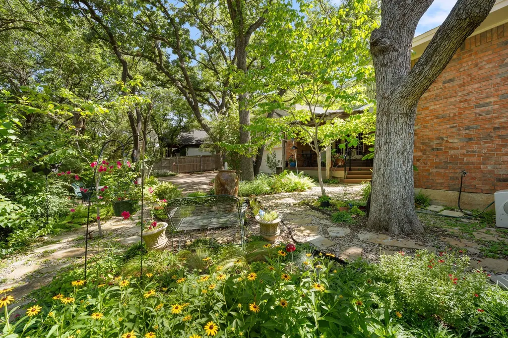 2212 Prestonwood Drive Arlington TX 76012
