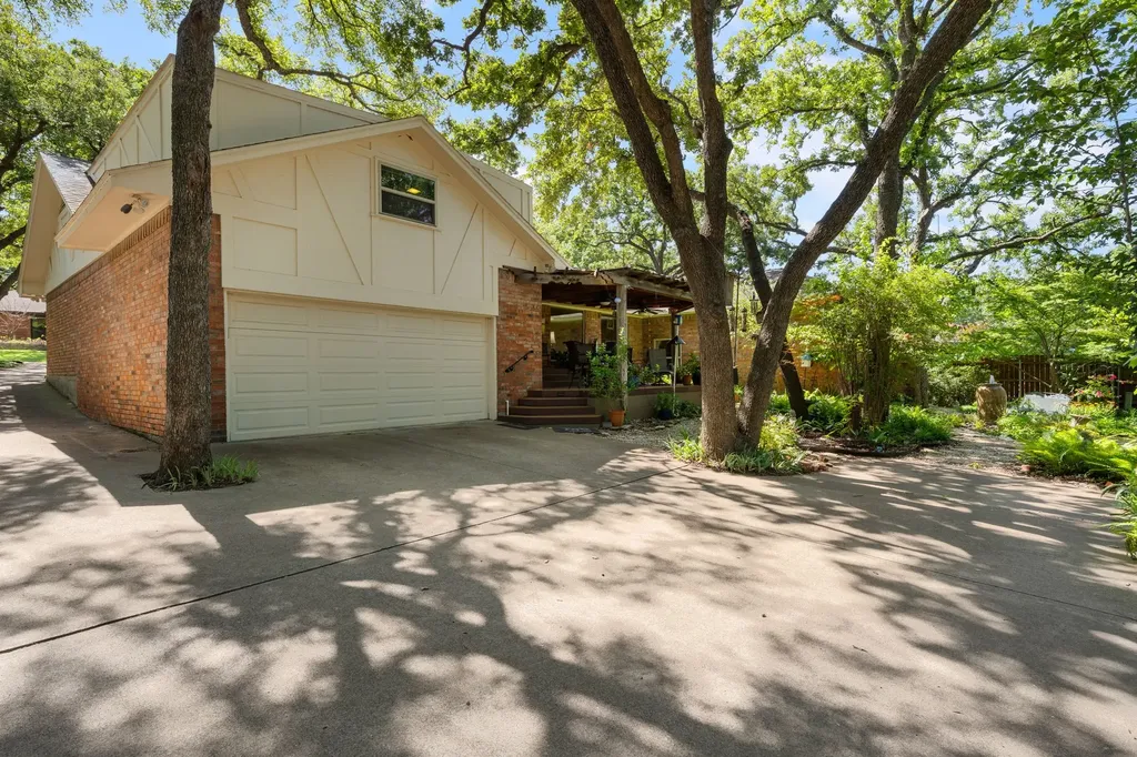 2212 Prestonwood Drive Arlington TX 76012