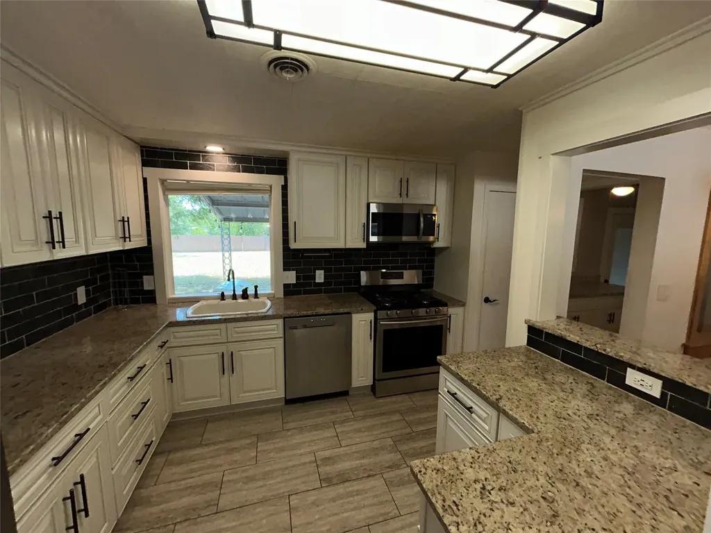 908 Fairview Street Graham TX 76450