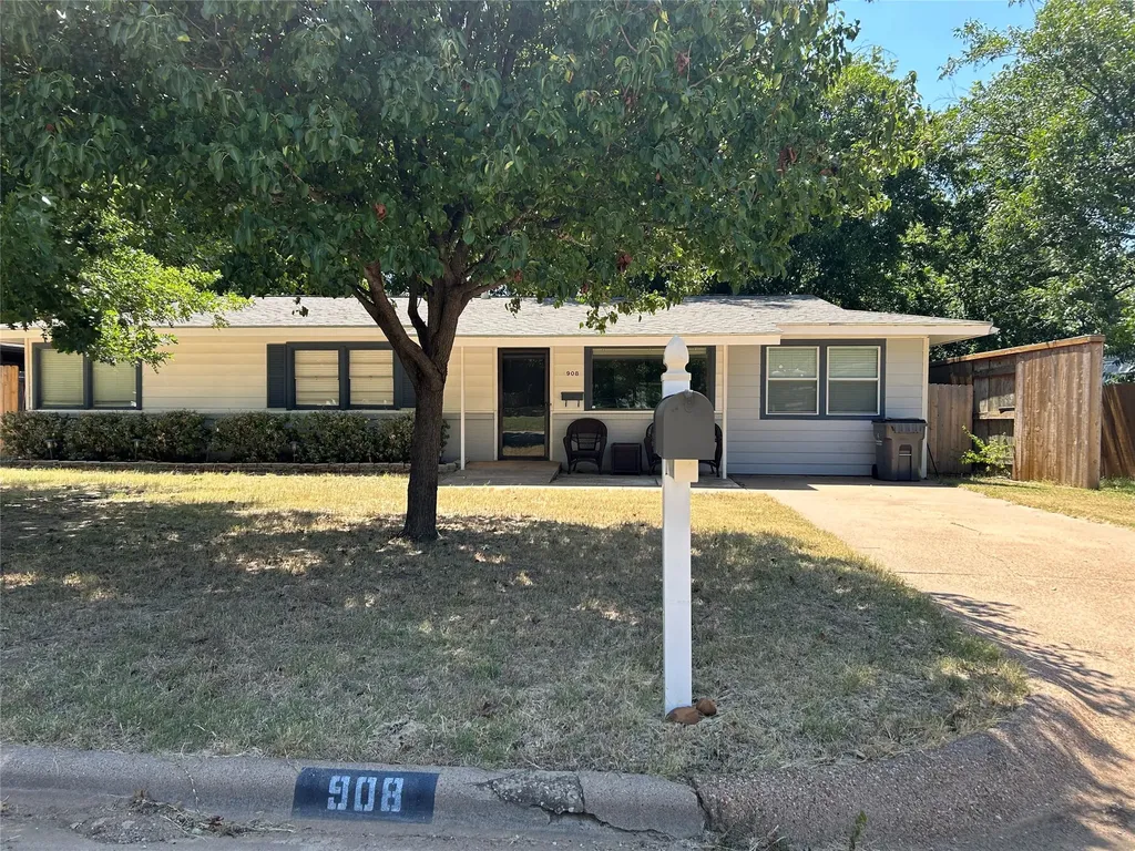 908 Fairview Street Graham TX 76450