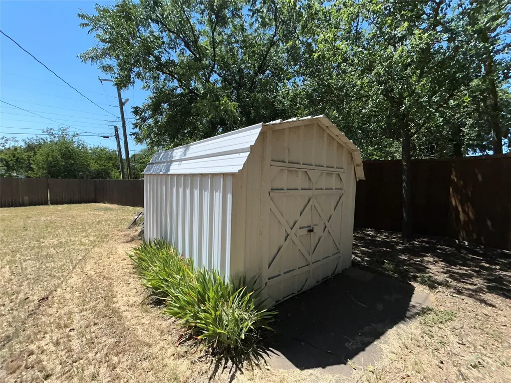 908 Fairview Street Graham TX 76450