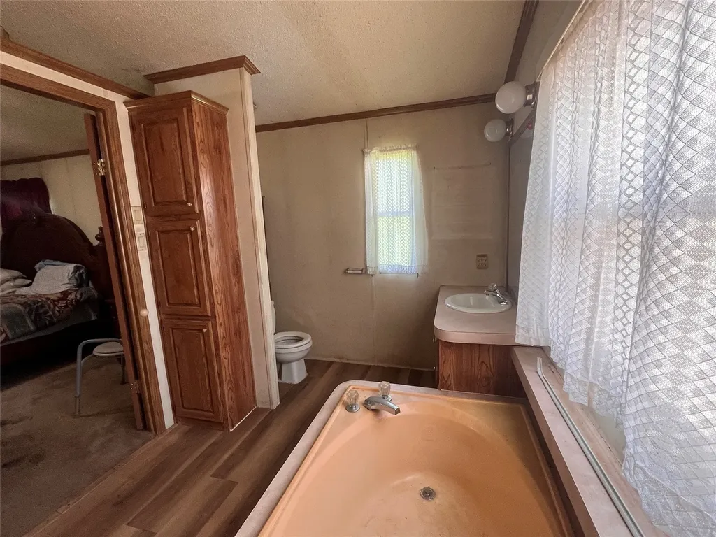 304 S Lafayette Street Campbell TX 75422