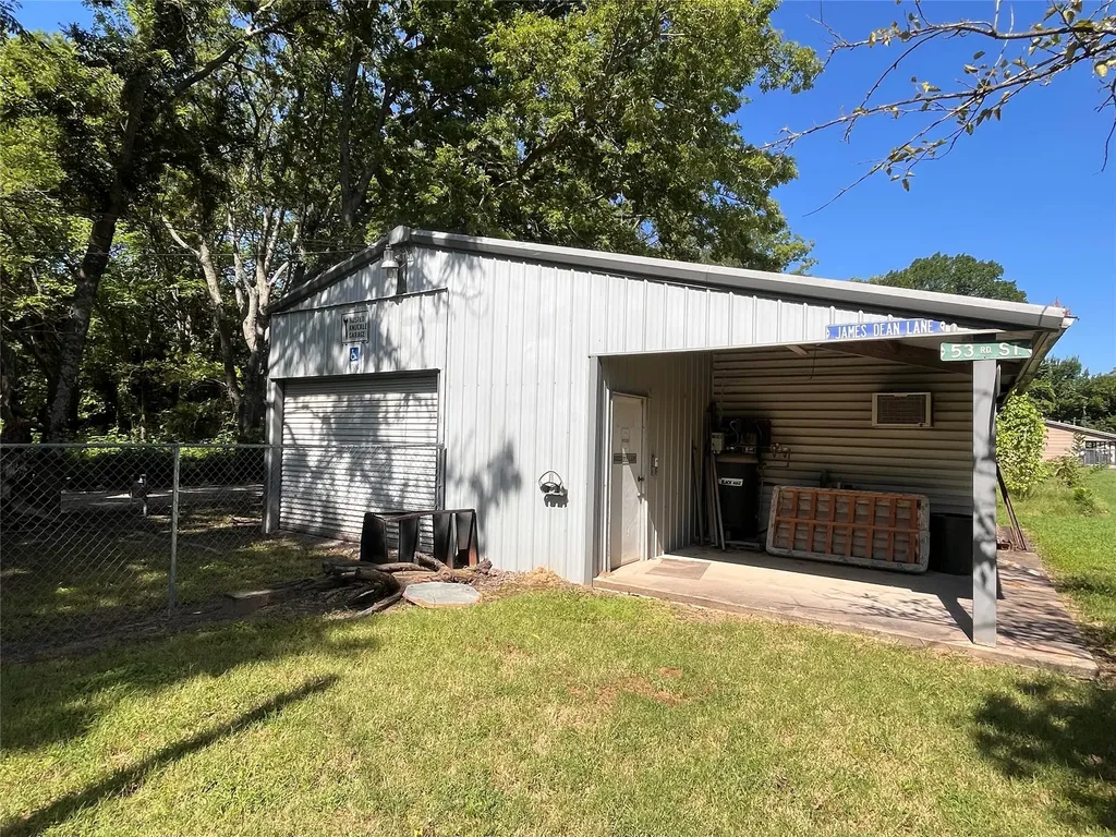 304 S Lafayette Street Campbell TX 75422