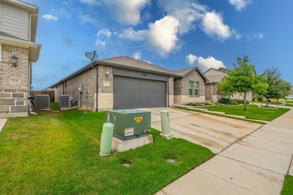 3250 Mccallister Way Royse City TX 75189