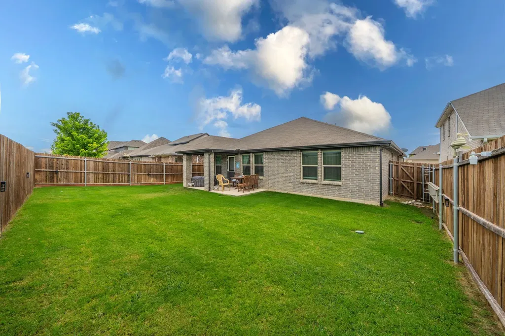 3250 Mccallister Way Royse City TX 75189