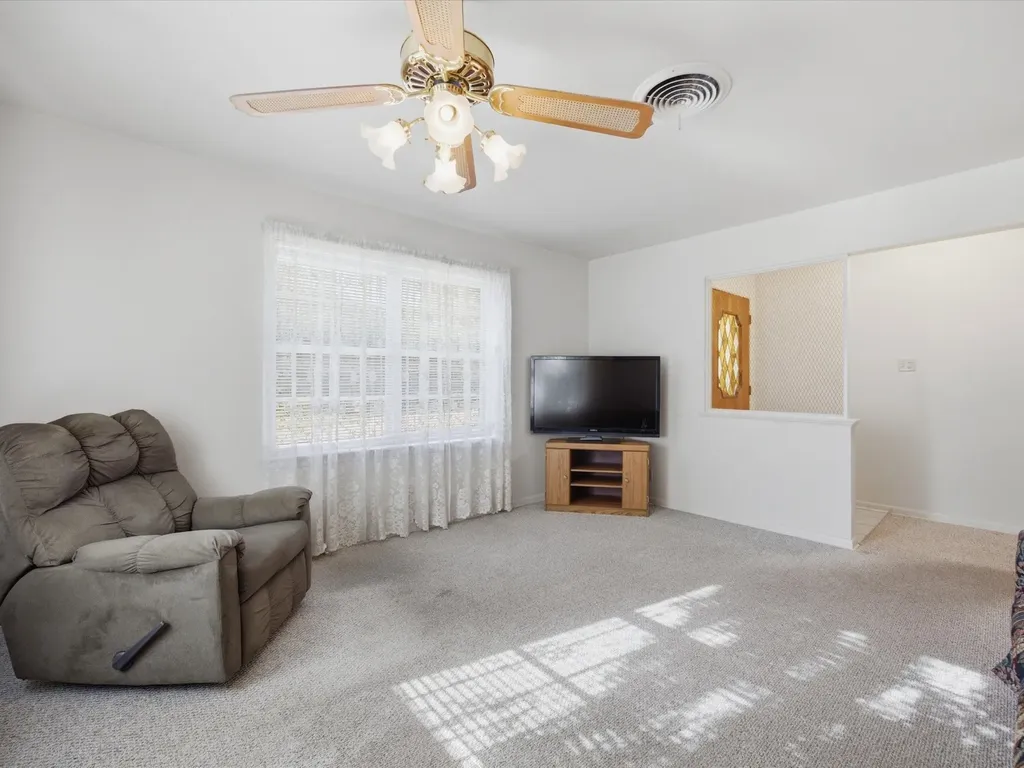 1313 Crestridge Street Ennis TX 75119