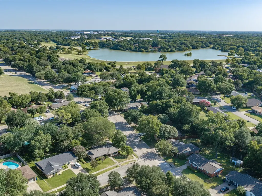 1313 Crestridge Street Ennis TX 75119