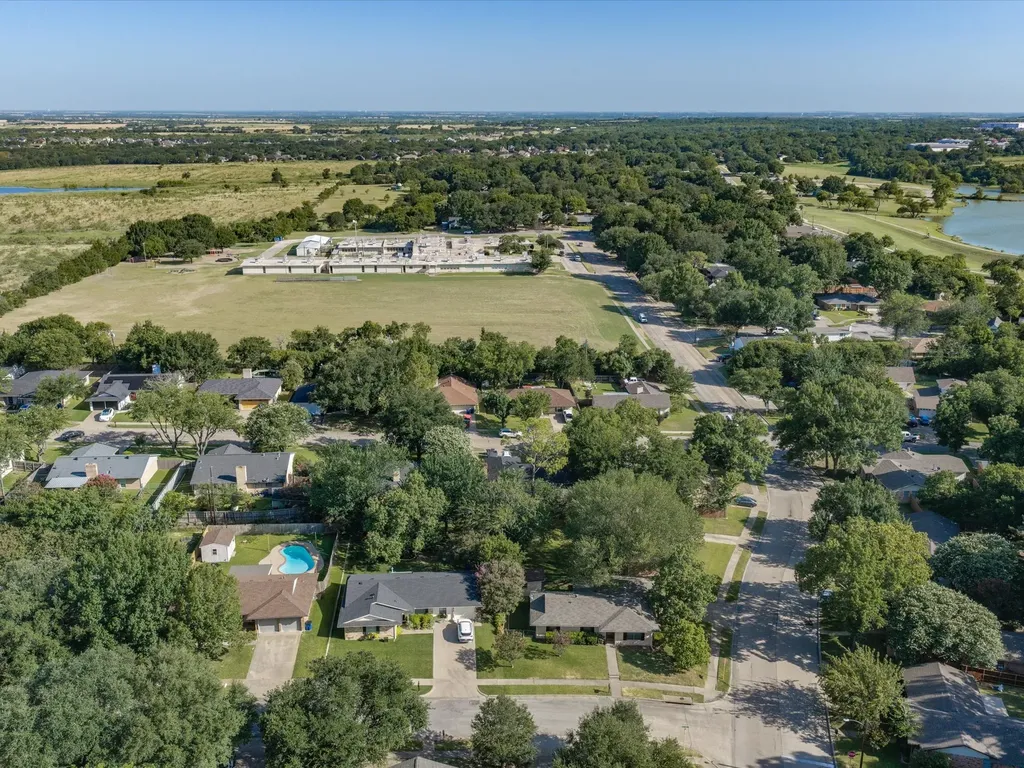 1313 Crestridge Street Ennis TX 75119
