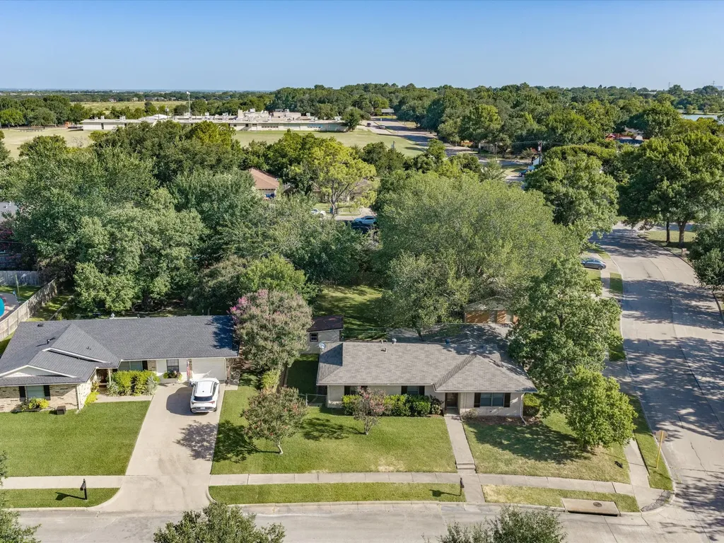 1313 Crestridge Street Ennis TX 75119
