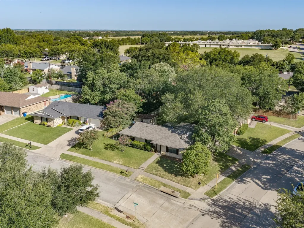 1313 Crestridge Street Ennis TX 75119