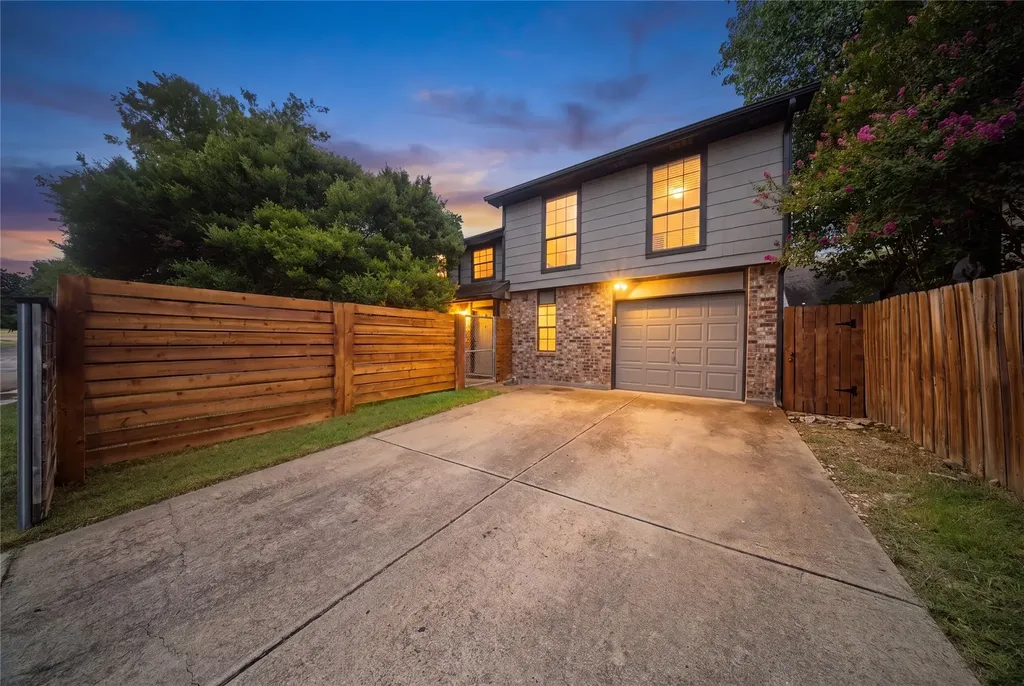 11136 Mccree Road Dallas TX 75238