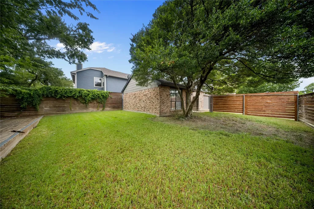 11136 Mccree Road Dallas TX 75238