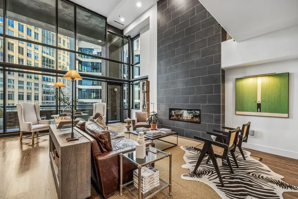 1999 Mckinney Avenue Dallas TX 75201