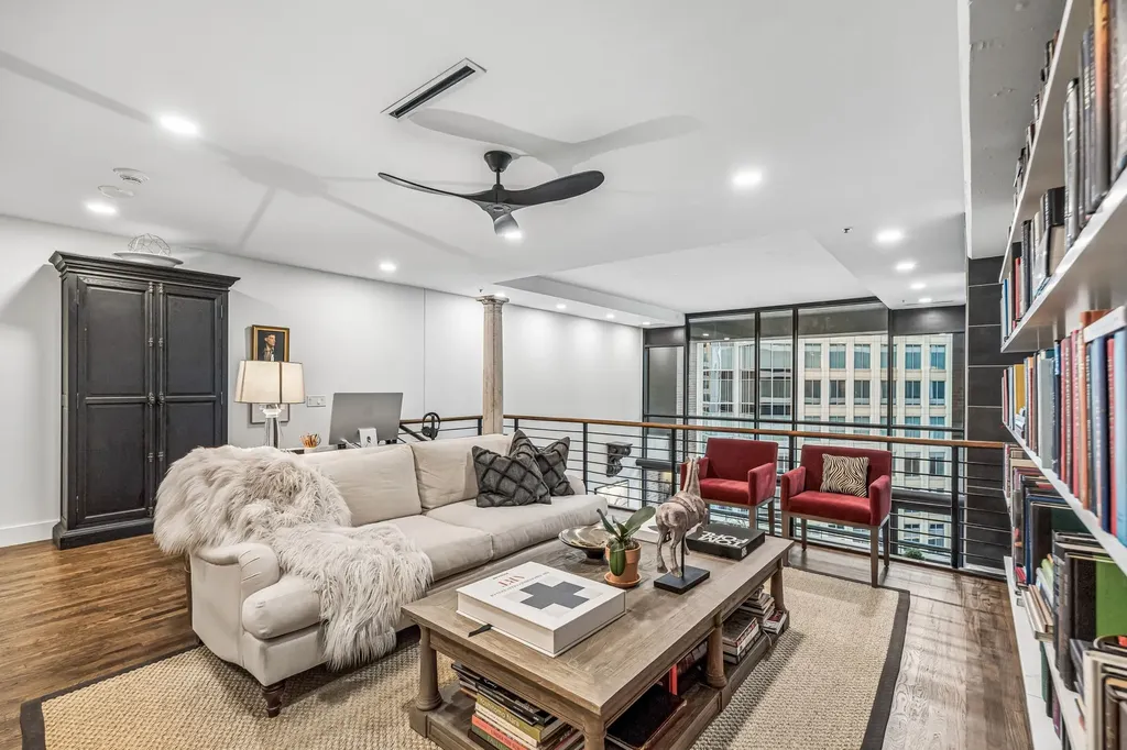 1999 Mckinney Avenue Dallas TX 75201