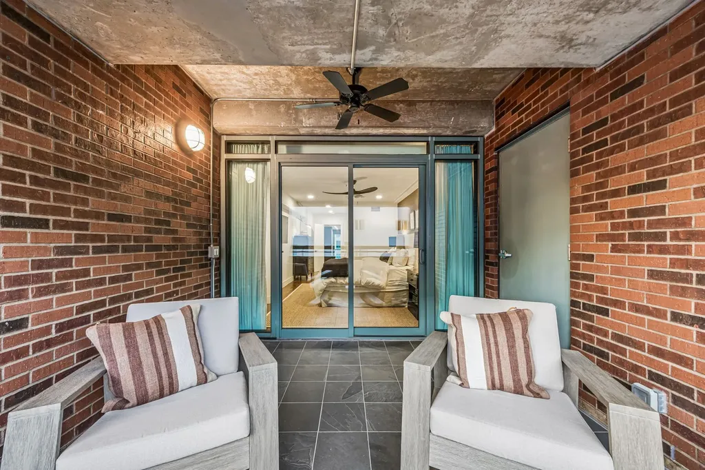 1999 Mckinney Avenue Dallas TX 75201