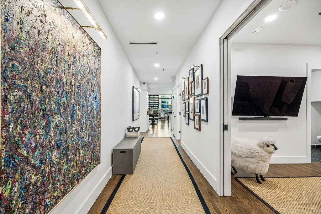 1999 Mckinney Avenue Dallas TX 75201