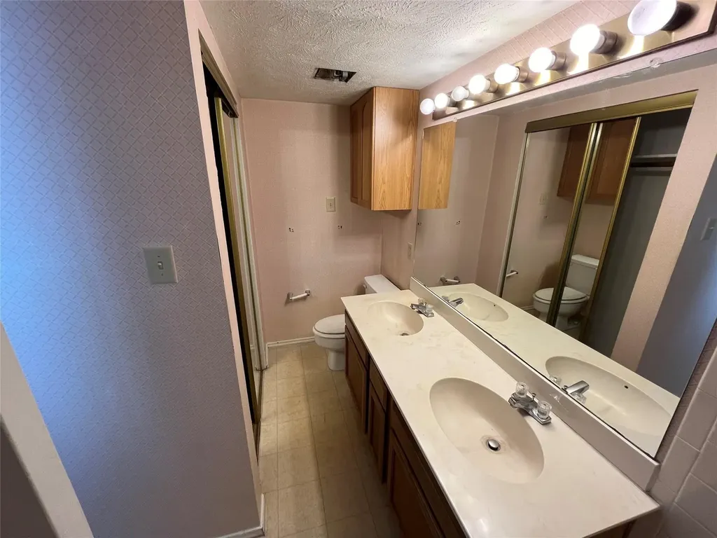 501 Arbor Creek Drive Euless TX 76039