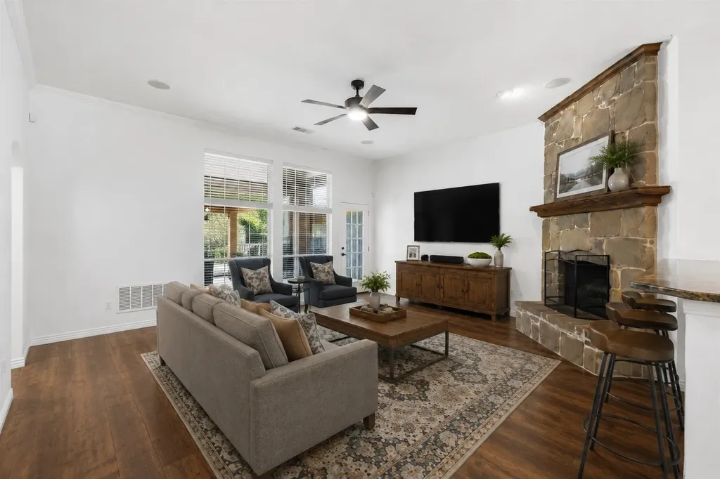 8210 Carter Street Lantana TX 76226