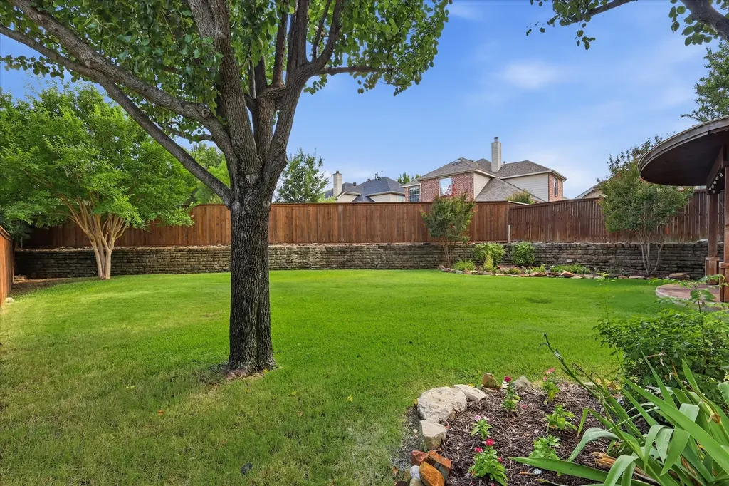 8210 Carter Street Lantana TX 76226
