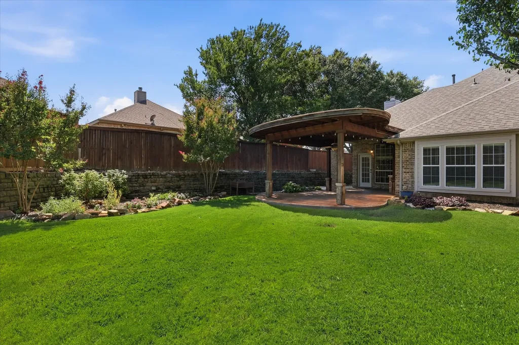 8210 Carter Street Lantana TX 76226