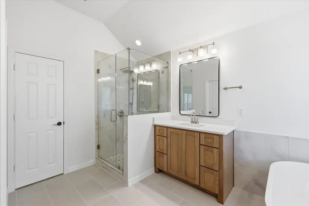 8210 Carter Street Lantana TX 76226